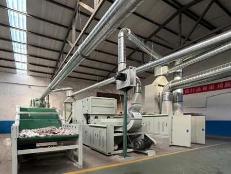 Línea de reciclaje de residuos textiles para una empresa de fieltros aislantes en Chile